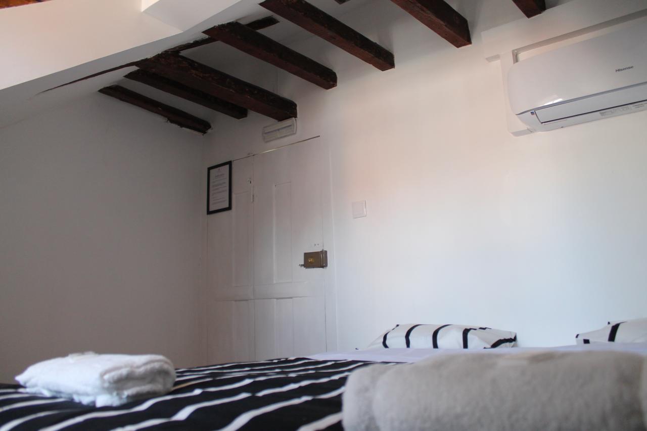 Surf In Chiado Hostel